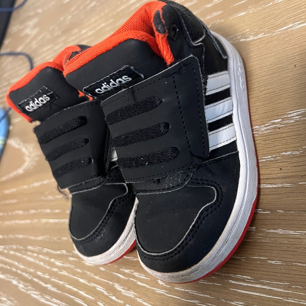 Adidas toddler shoes size 8k